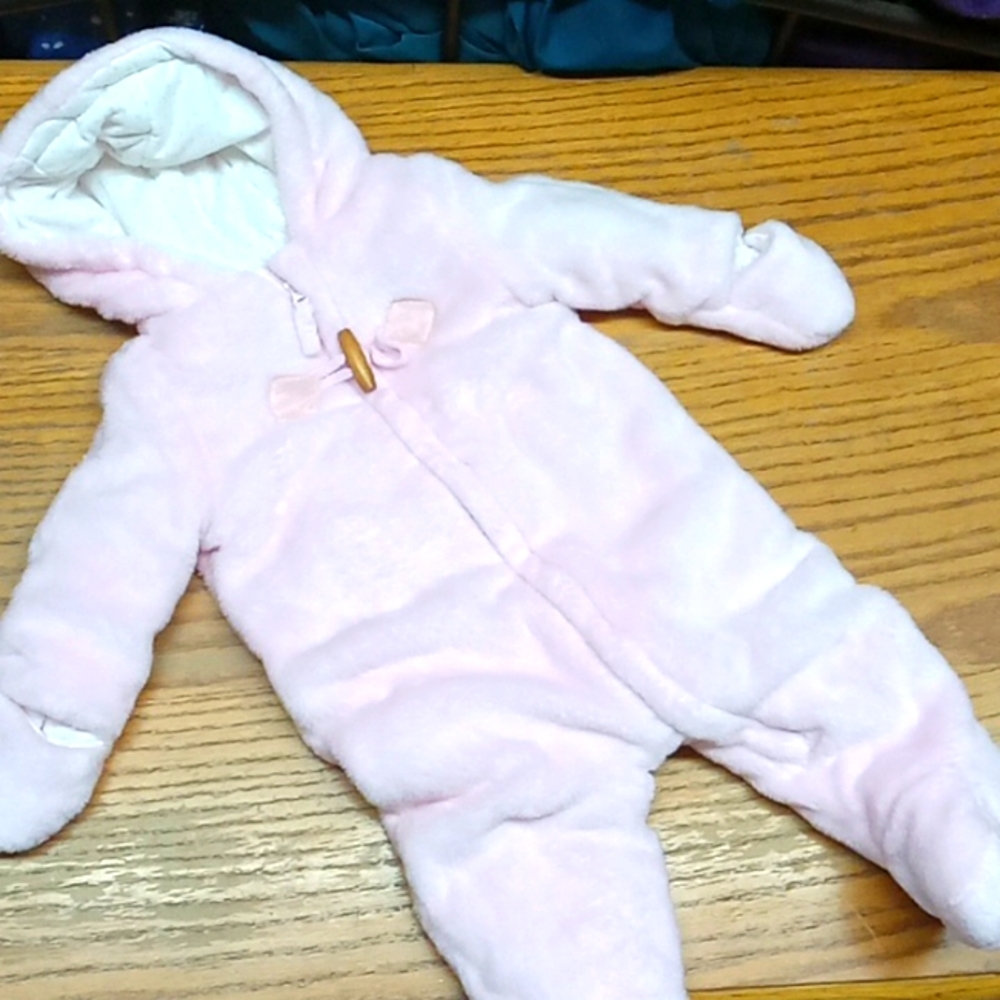 Wippette baby girl size 6-9 month snowsuit